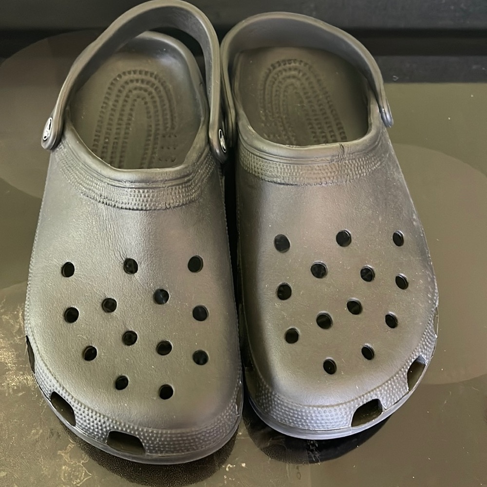 Black crocs